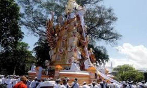 Upacara Ngaben dalam Tradisi Hindu Bali: Makna, Proses, dan Nilai Filosofis