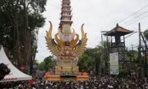 Upacara Ngaben berakar pada ajaran kitab suci Weda, khususnya Atharvaveda dan Garuda Purana